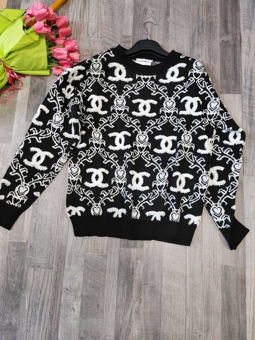 chanel пуловер черен бродерия бяло бял блуза горница шанел суичър топ