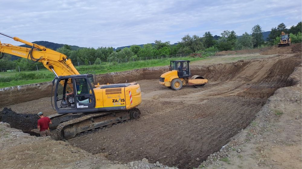 Inchiriez excavator , buldoexcavator , compactor