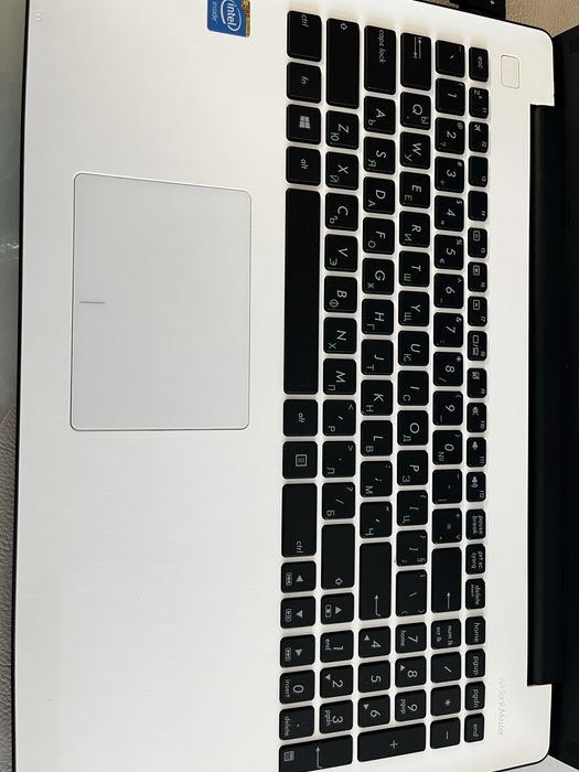 Лаптоп ASUS X553MA – 15.6”, 4GB RAM, 500GB HDD, напълно работещ