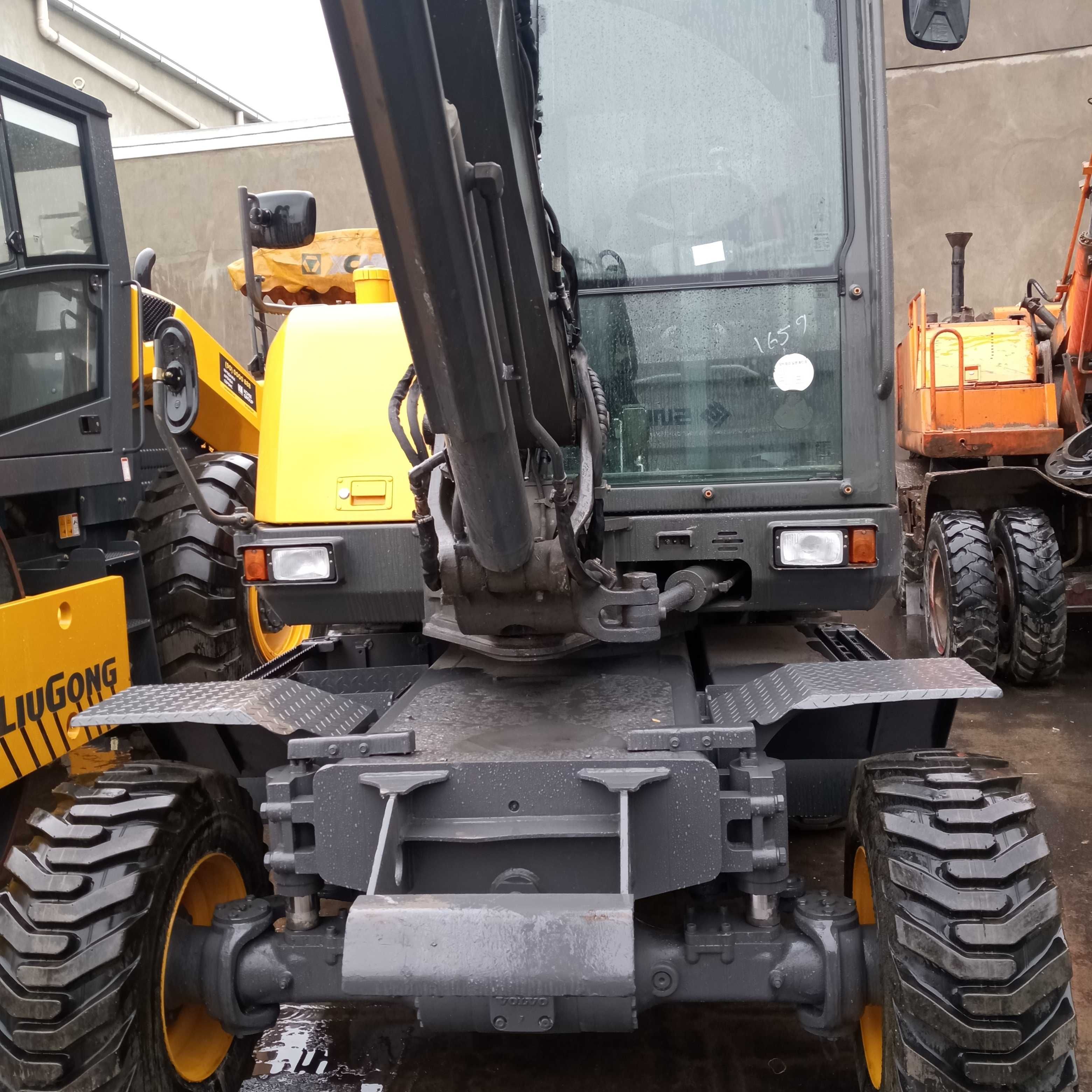 Volvo mini ekskavator, bazada mavjud!