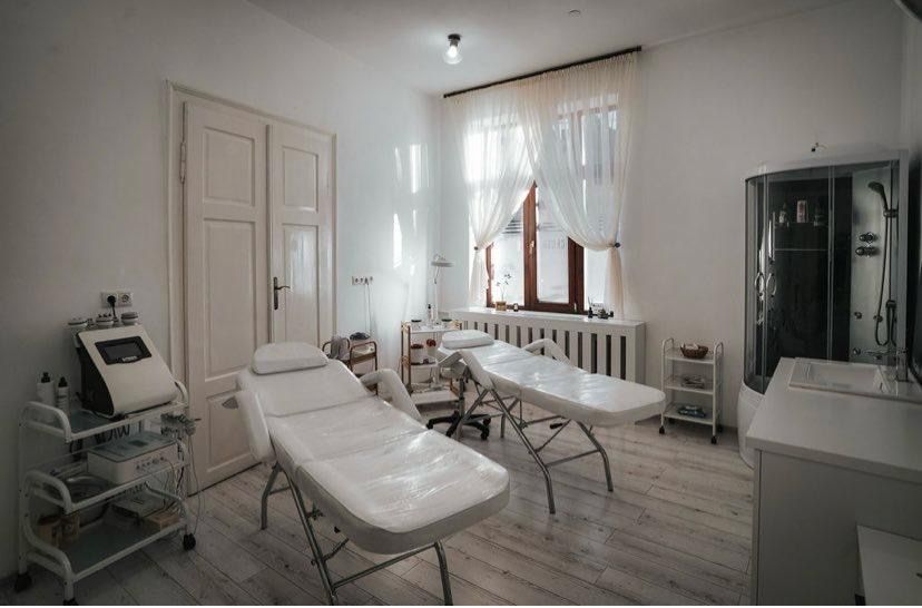 Inchiriez scaun de coafor , frizerie si make-up artista