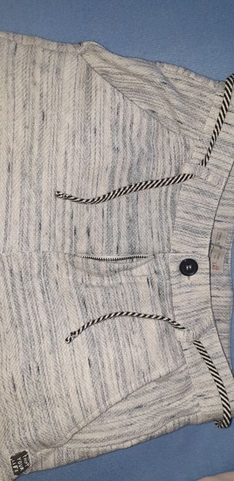 Vand pantaloni scurti zara