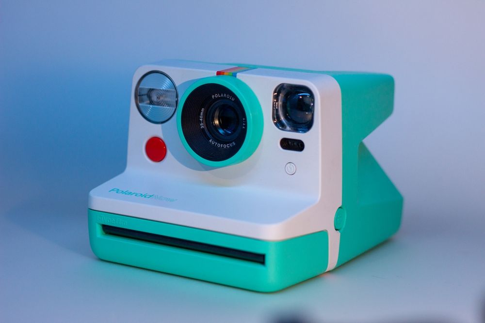Aparat foto instant Polaroid Now