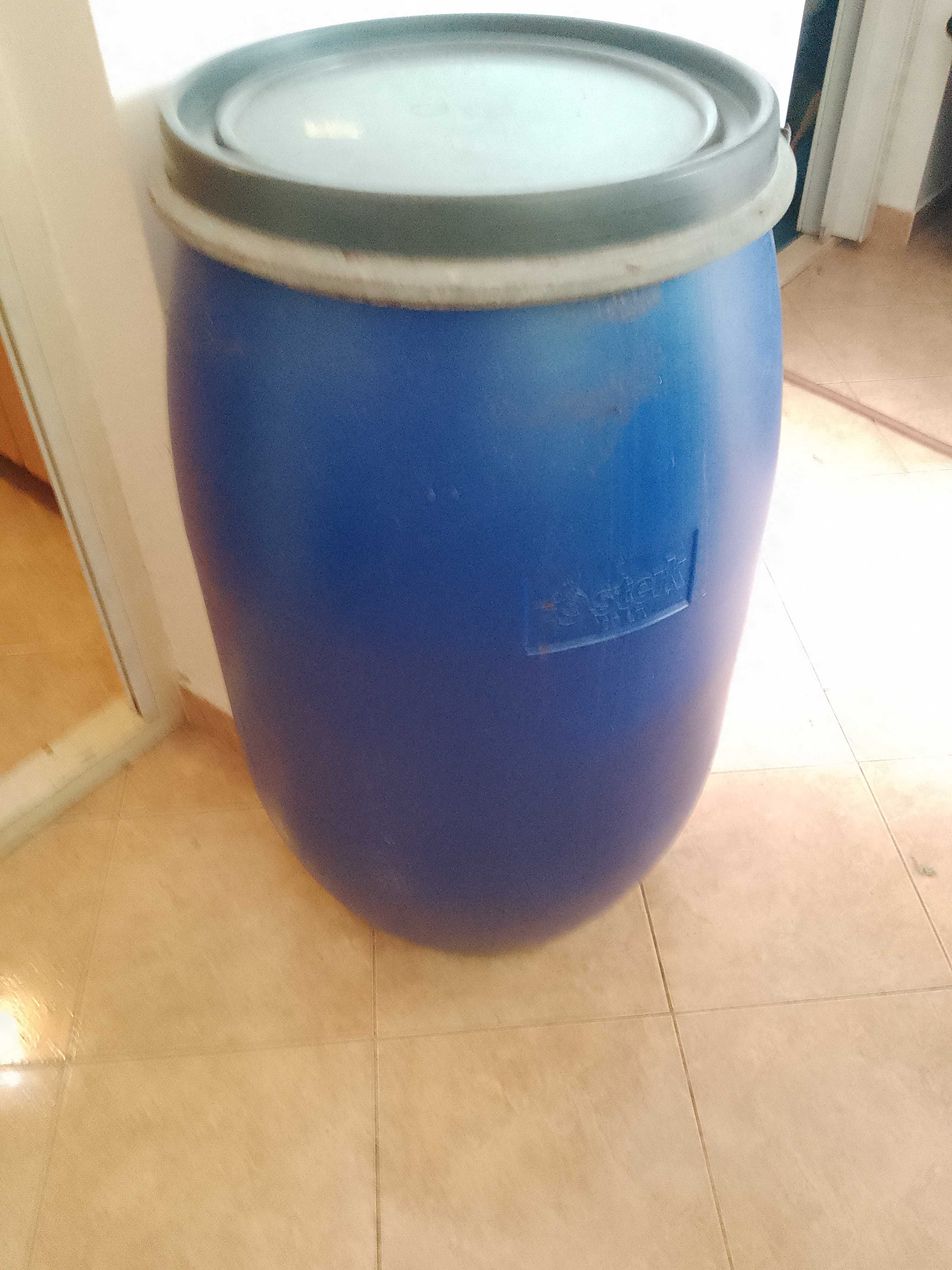 Butoaie de plastic 120L