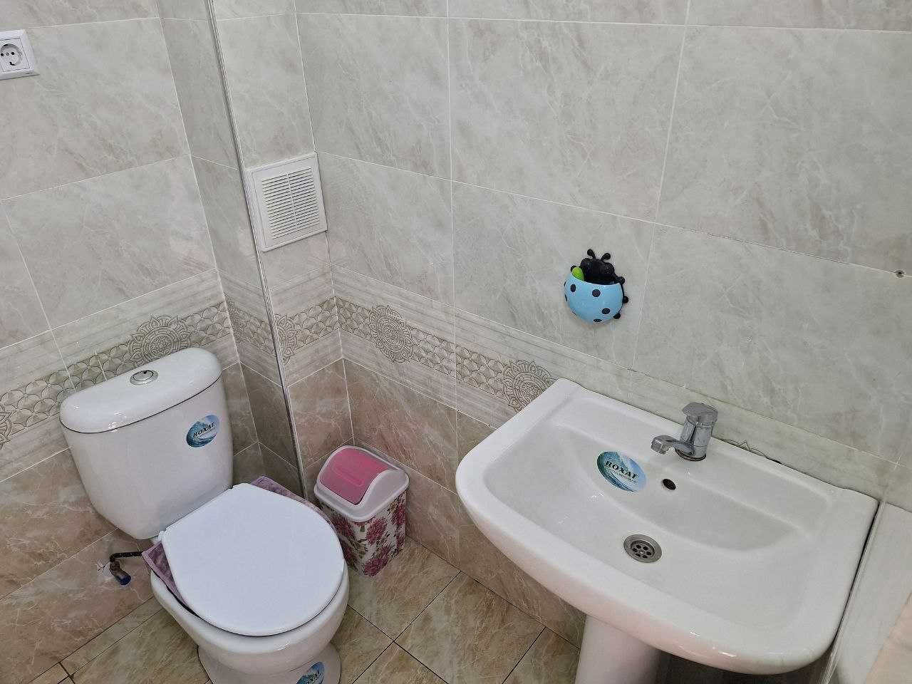 Kvartira sotiladi Yangi moshina bozor oldida 14000