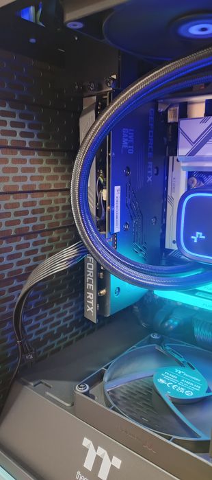 Продам видеокарту RTX 3050 на 8гб в идеальном состоянии!