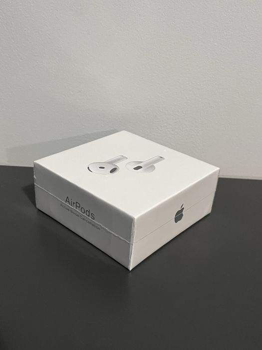 Apple AirPods 4 с активно шумопотискане (ANC)