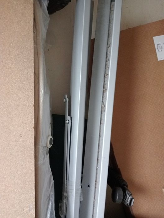 Vind pat metalic de-o persoana