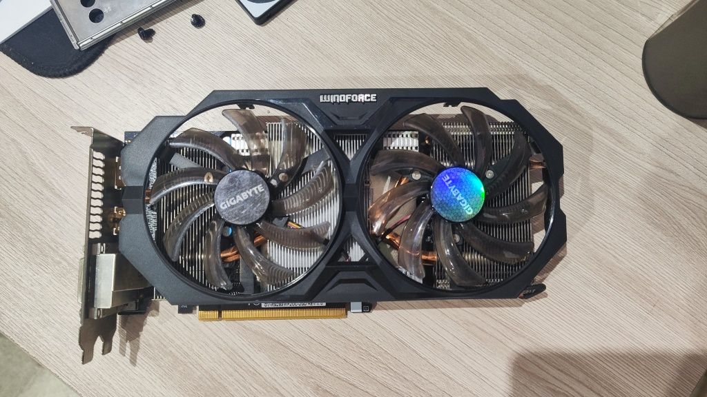 Видеокарта Gigabyte r9 285