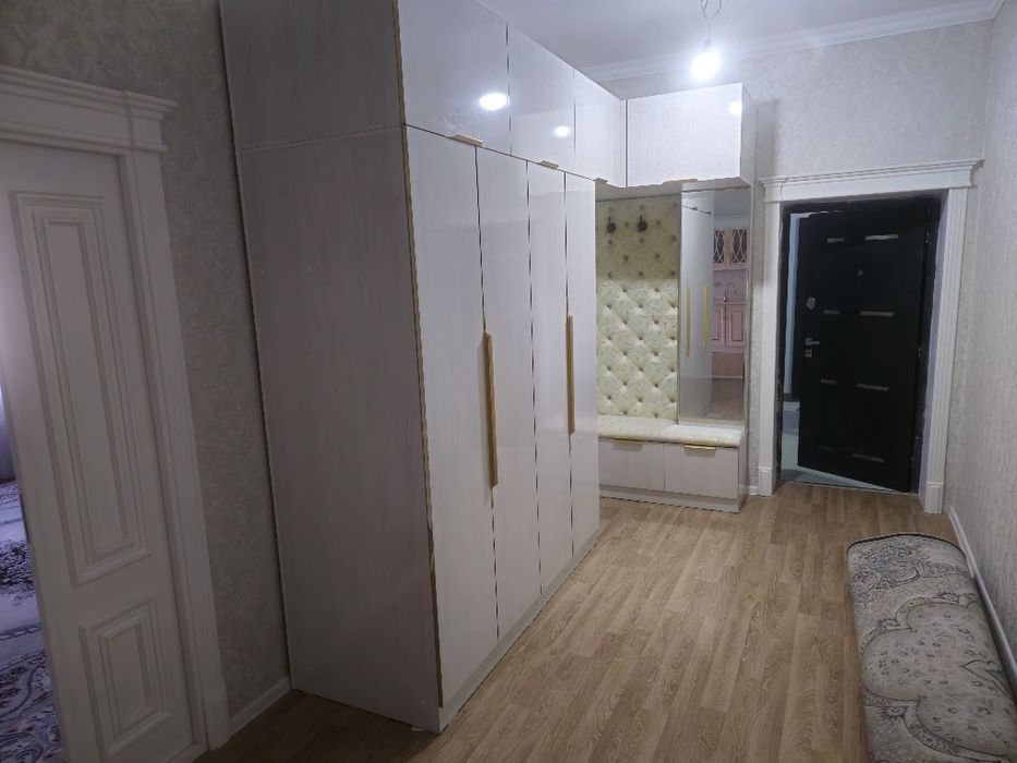 Kvartira Sotiladi( Продаётся квартира 73 м²!)Zarhal restoran yonida.