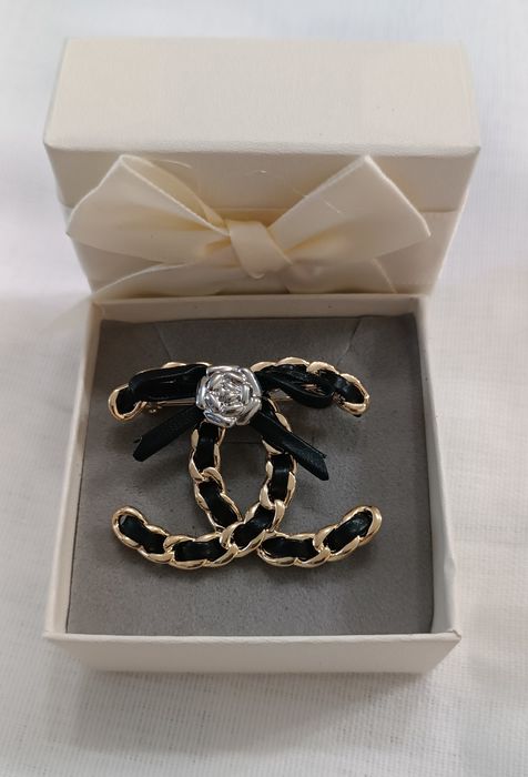 Брошки  Chanel топ модели