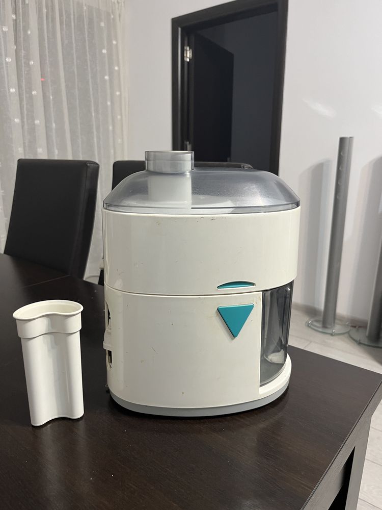 Storcator fructe Delonghi