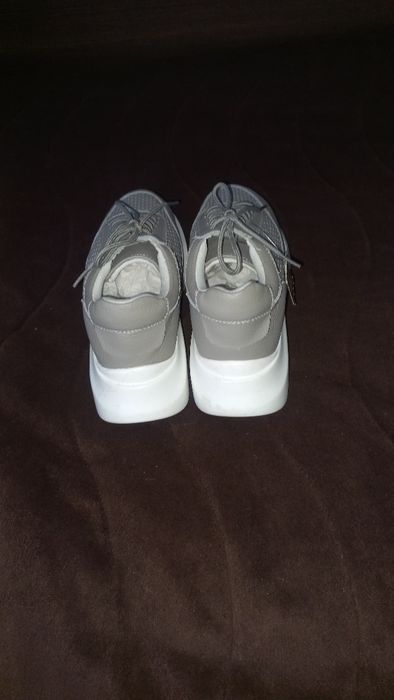 Маратонки,обувки