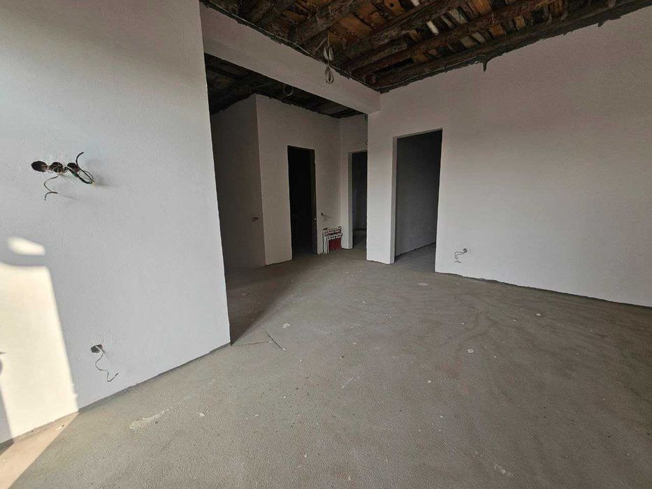 Сергели.Bobur махалляси. 2сотихда 5хонали коробкали уй сотаман