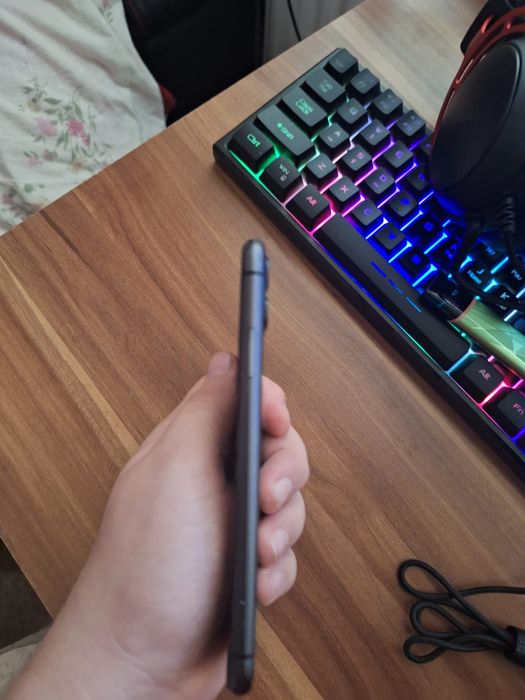 Schimb Iphone 11 cu telefon cu adroid