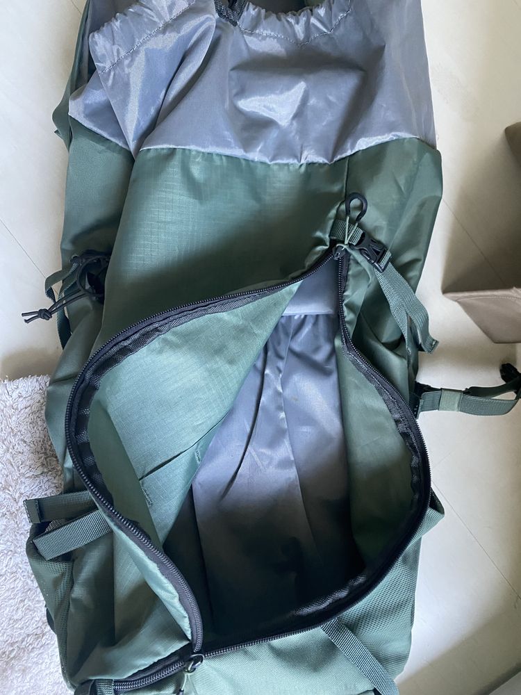 Туристическа раница Quechua 35L