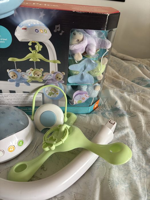 Fisher Price Музикална въртележка за легло МЕЧЕТА-ПЕПЕРУДИ