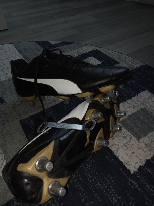 Ghete si apărători noi!