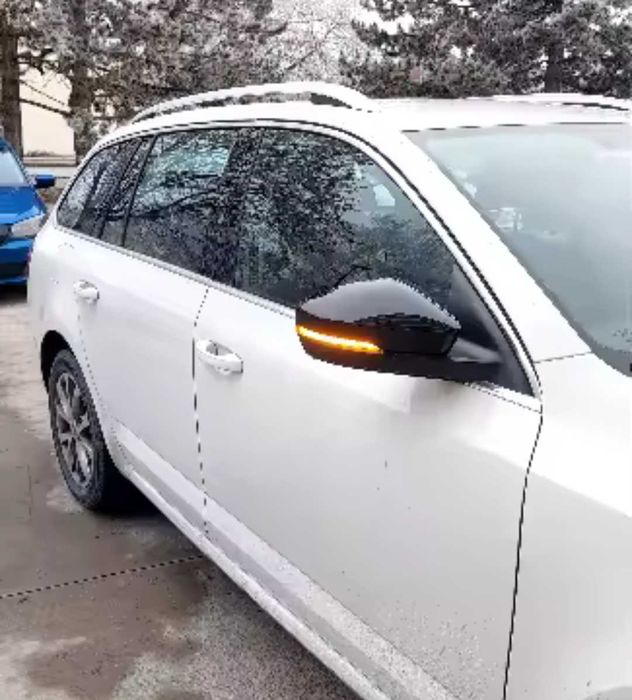 Динамични бягащи мигачи за огледалата Skoda Octavia VW T-Roc T-corss