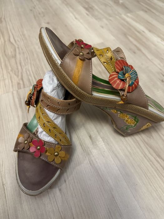 Saboți eleganți din piele naturală