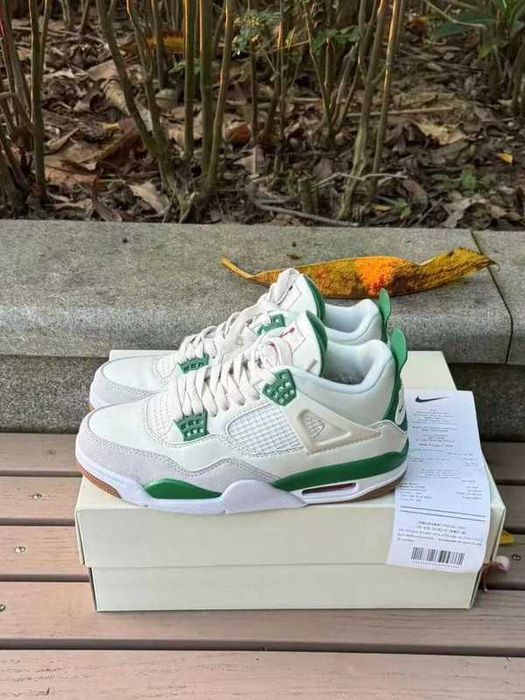 Jordan 4 Retro SB Pine Green EU40
