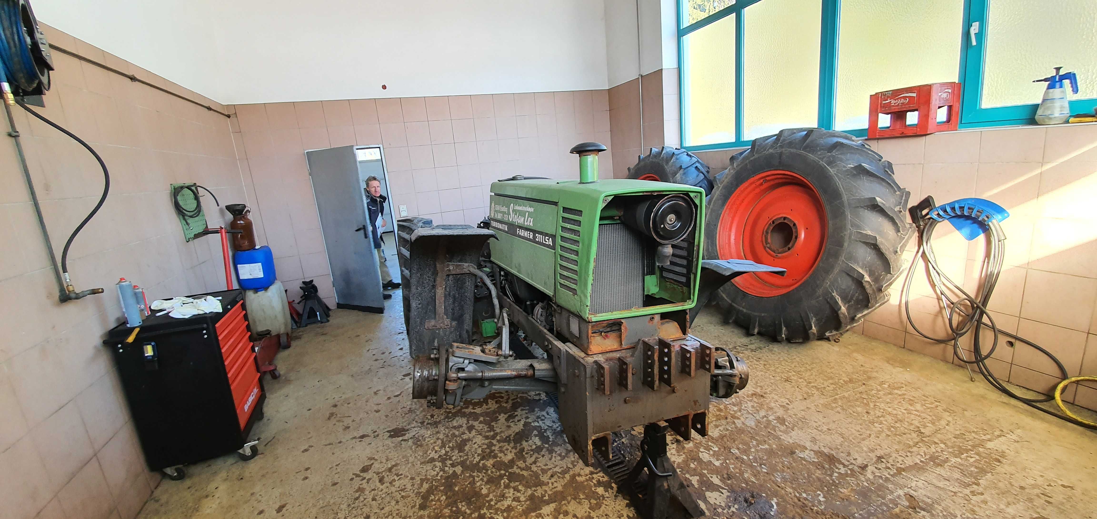 Dezmembrez Fendt 615