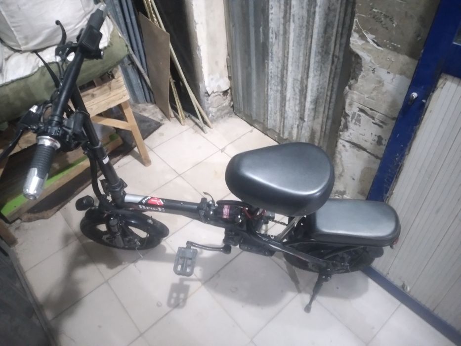 Здравствуйте продам электронный велосипед имя бройер