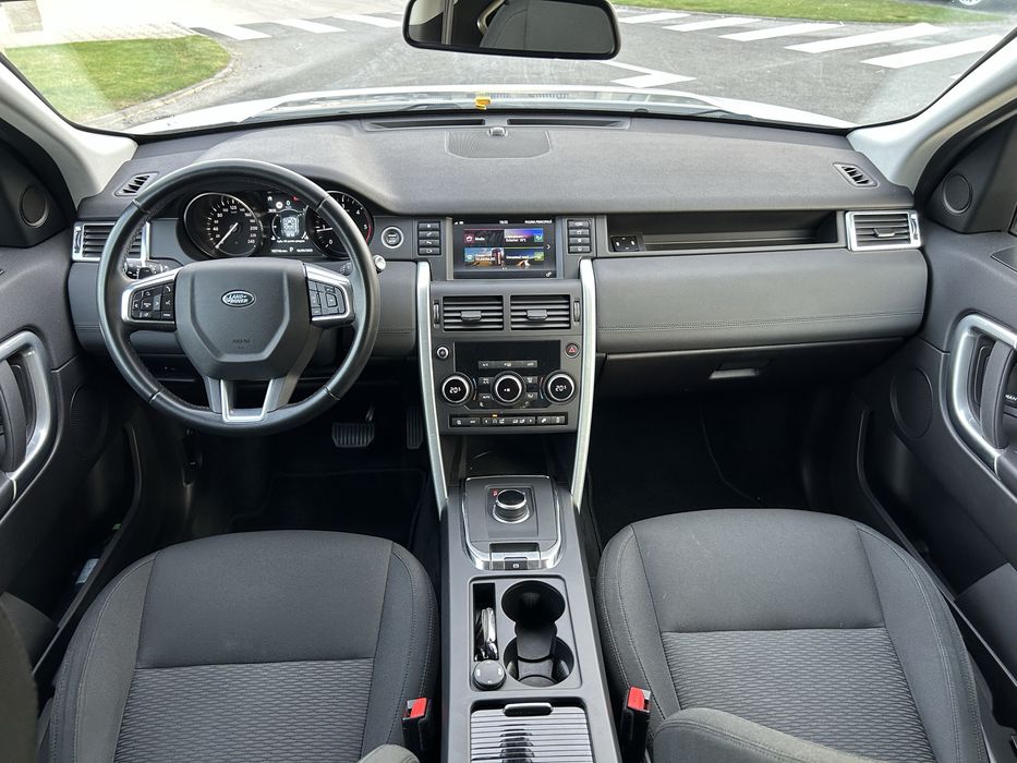 Land Rover Discovery Sport.
