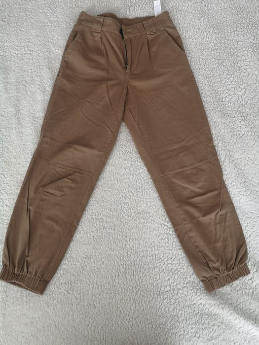 Pantaloni Stradivarius Bej