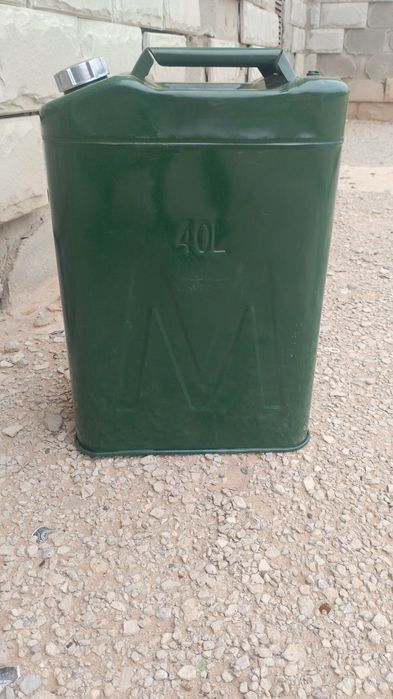 Продам канистор 40литровый почти новый