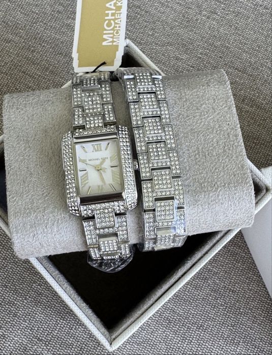 Ceas Michael Kors Petite Emery Pave Silver-Tone Double Wrap