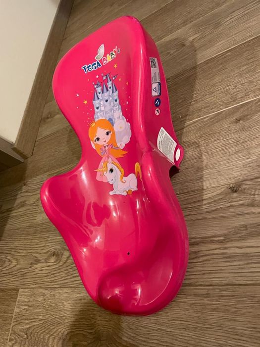 Cada de baita bebelusi cu suport metalic si suport anatomic