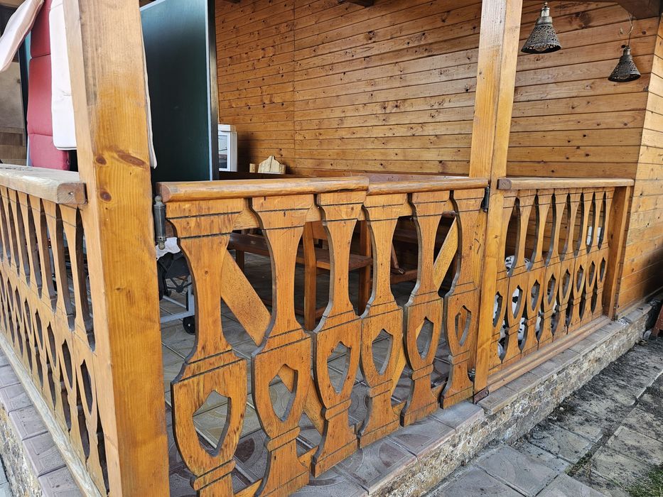 Vând ornamente îngrădire terasa cu 2 uși care se balansează