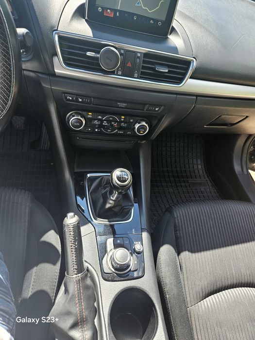 Mazda 3–2016–echipare completă, aspect îngrijit, confort și eleganță.