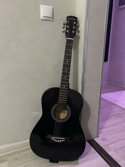 Акустическая гитара Levinson