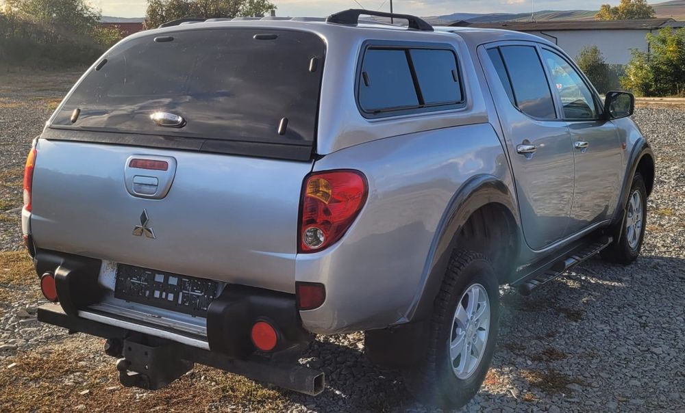 Mitsubishi L200 cu hardtop