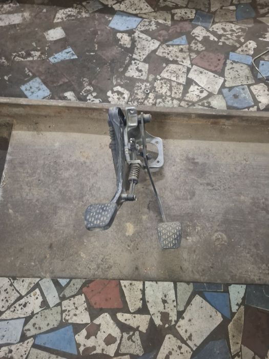 Педальный узел 124 мерседес