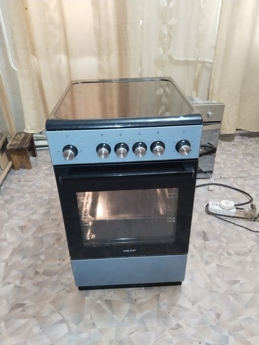 Продам стеклокерамическое электро плиту