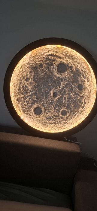Tabloul luna luminata