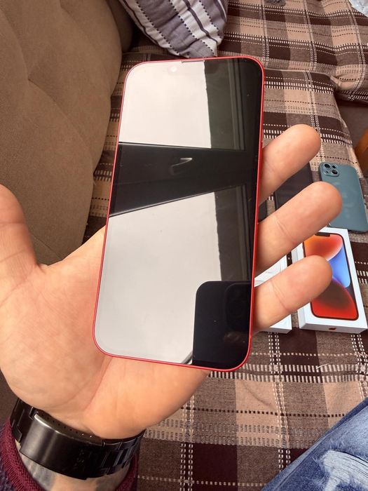 Продавам Iphone 14 red,128GB