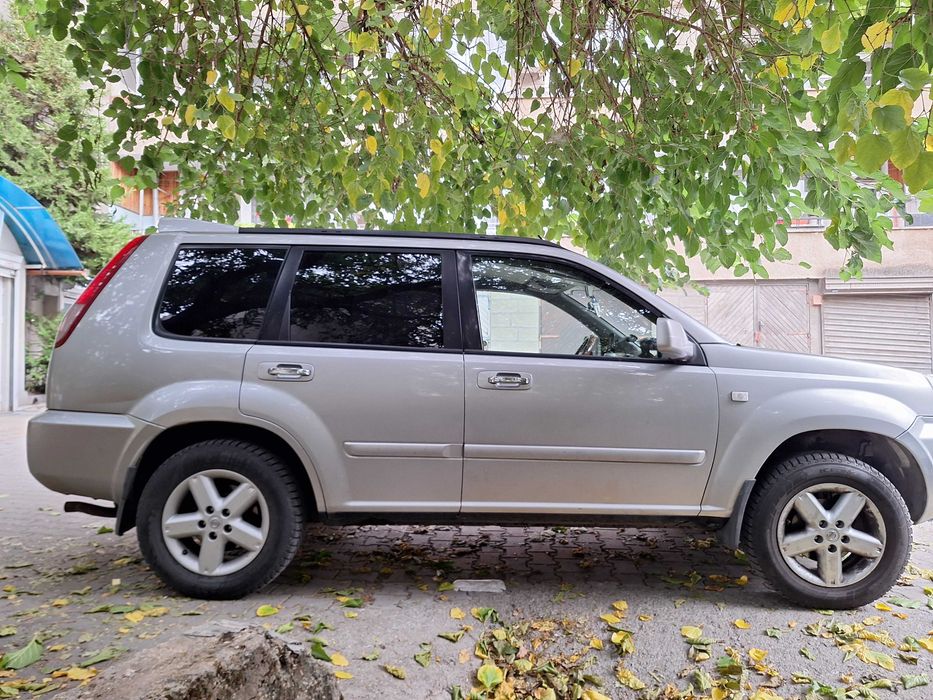 Нисан X-trail 2.5 безнин/газ