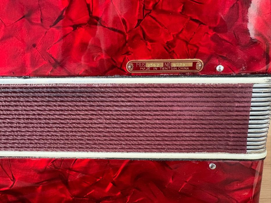 Acordeon Parrot cu 48 de basi