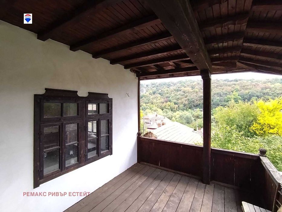 Селска къща за продажба в с. Червен, обл. Русе