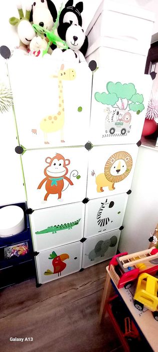 Sifonier, masa+scaun, raft+cutii, banc lucru, joc fotbal, tabla