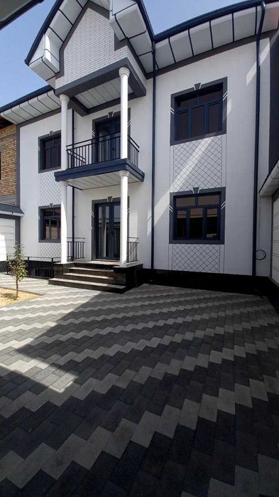 Саломатина 2.5 сотки 6 комнат 3х уровневый дом