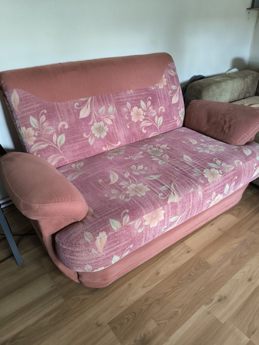 Vând canapea  extensibila