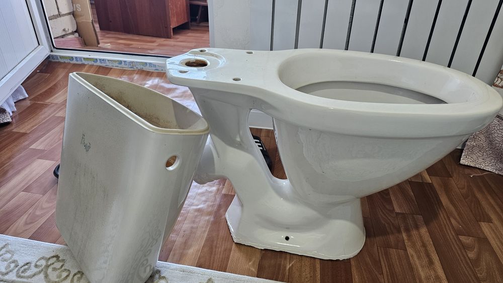 Продается унитаз