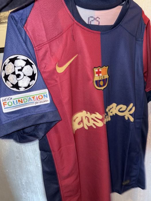 Tricou Barcelona x Travis scott