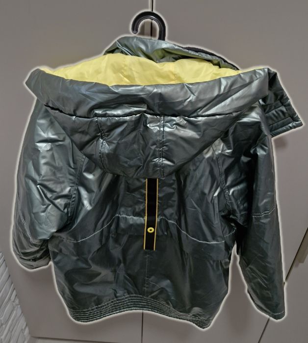 Куртка на девочку рост 140-146см