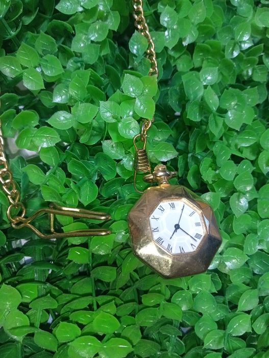 Златист джобен часовник - 20 лв